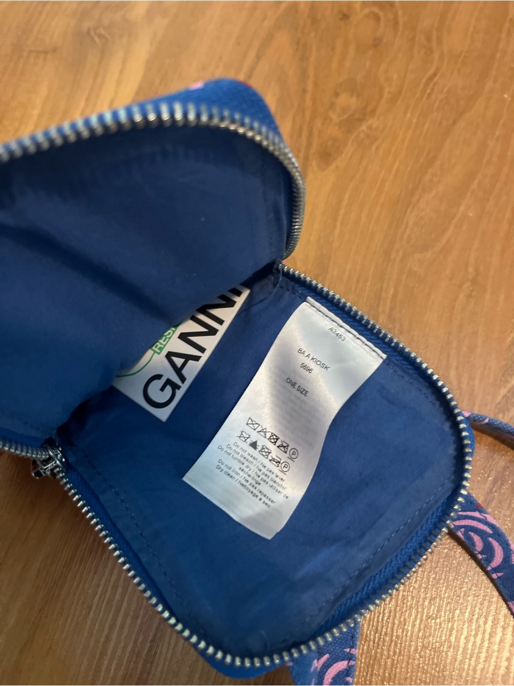 Ganni Blue and Pink Floral Crossbody Bag - Picture 4 of 6